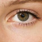 ふたえ瞼を夜に癖付ける方法が人気？やり方や注意点まとめ！